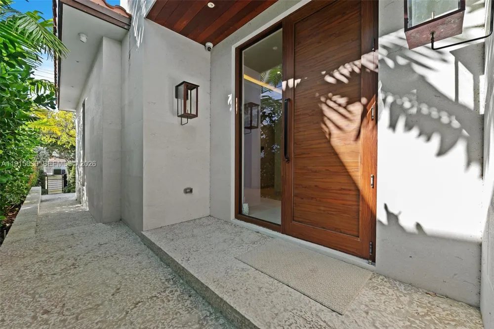5831 Alton Rd Miami Beach, FL 33140