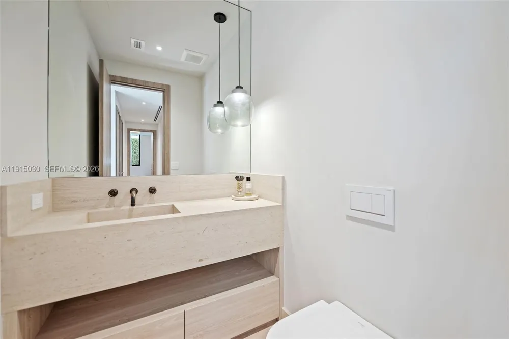 5831 Alton Rd Miami Beach, FL 33140