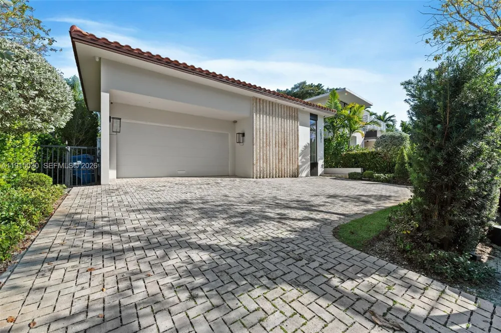 5831 Alton Rd Miami Beach, FL 33140