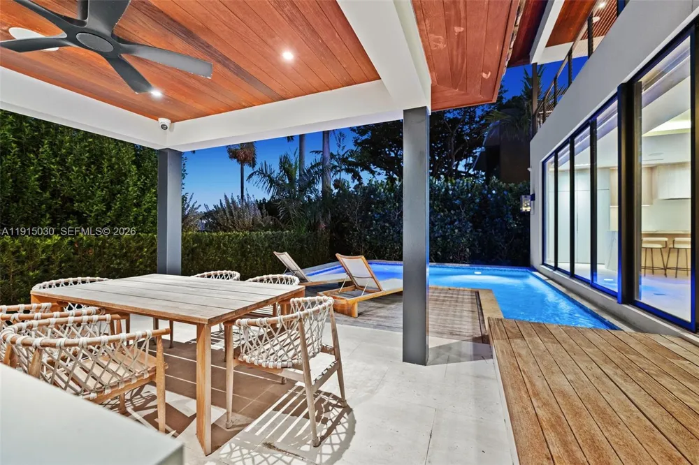5831 Alton Rd Miami Beach, FL 33140
