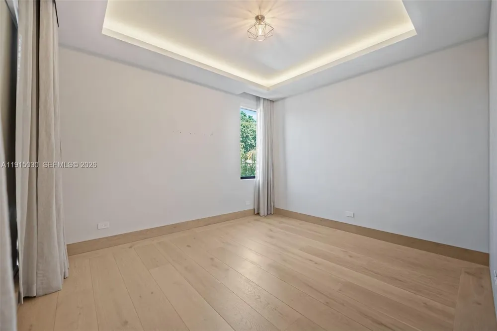 5831 Alton Rd Miami Beach, FL 33140