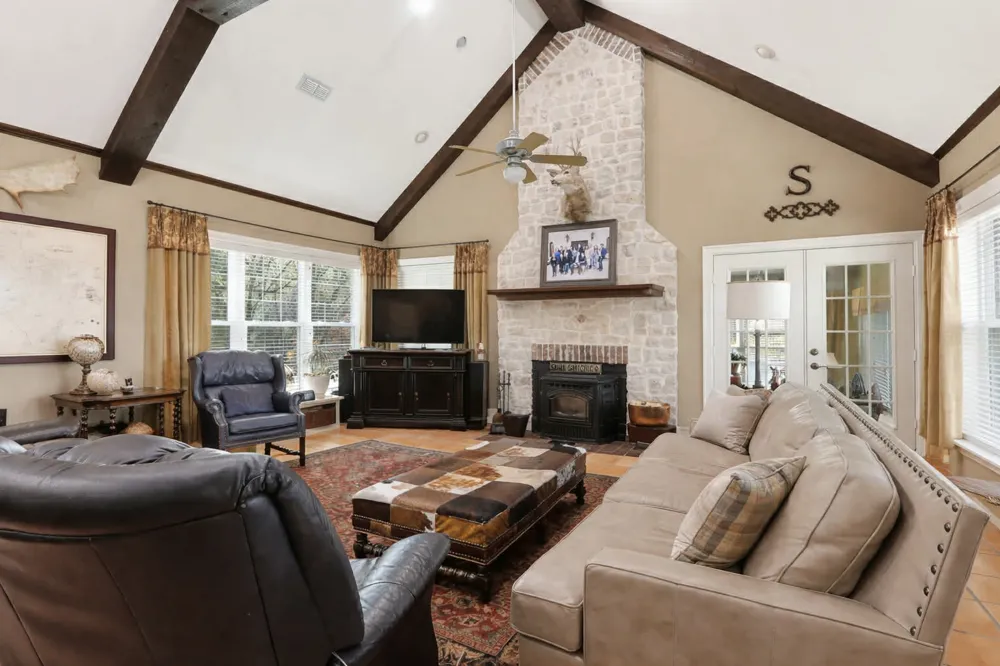 1755 CR 2330 Pittsburg, TX 75686