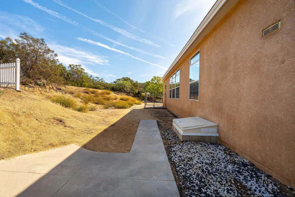 42974 Rolling Hills Drive Aguanga, CA 92536