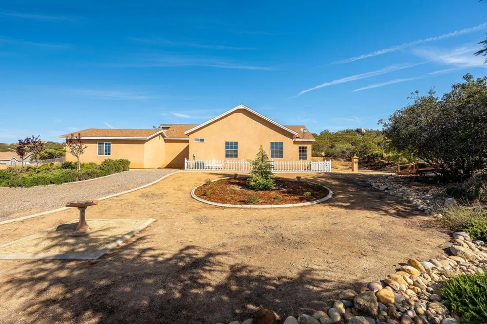 42974 Rolling Hills Drive Aguanga, CA 92536