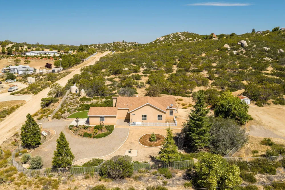 42974 Rolling Hills Drive Aguanga, CA 92536