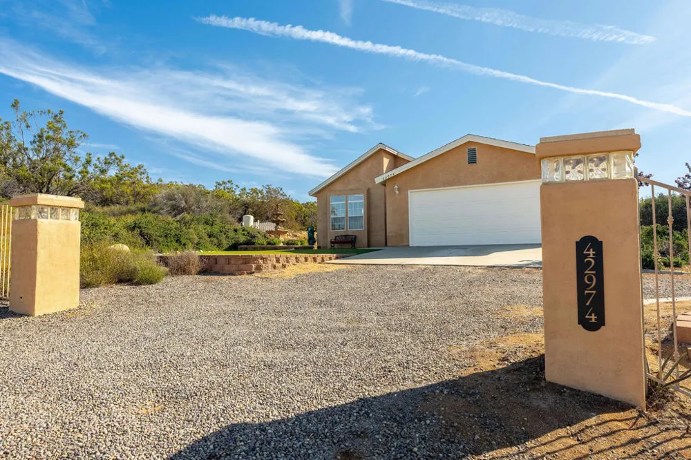 42974 Rolling Hills Drive Aguanga, CA 92536