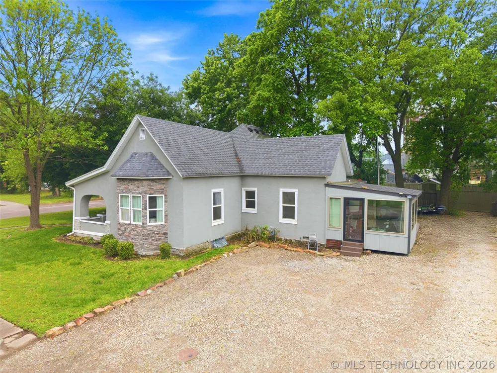 1116 W Elm Westville, OK 74965
