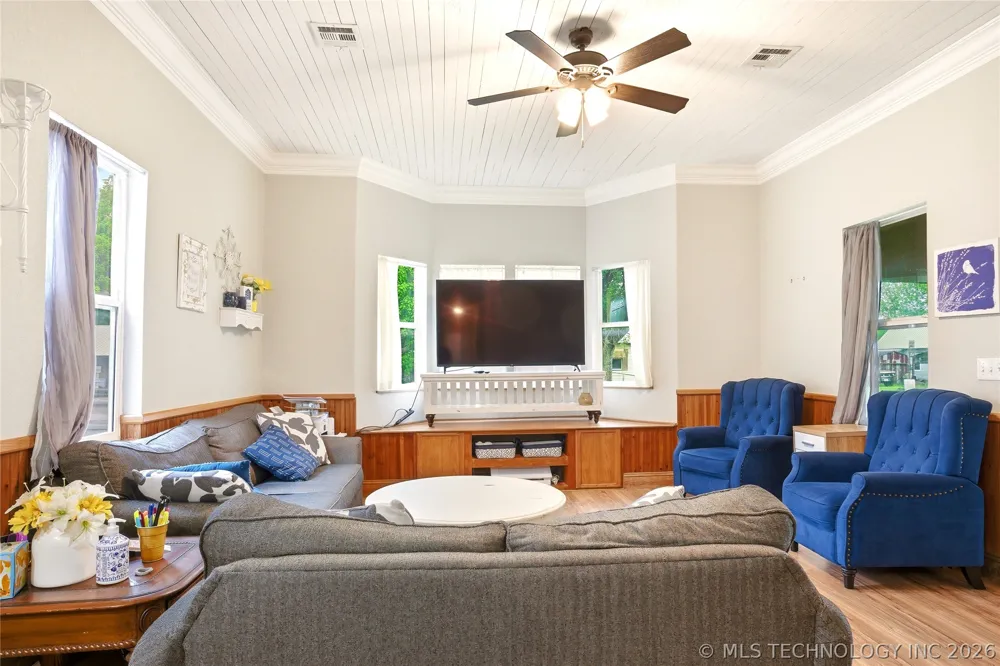 1116 W Elm Westville, OK 74965
