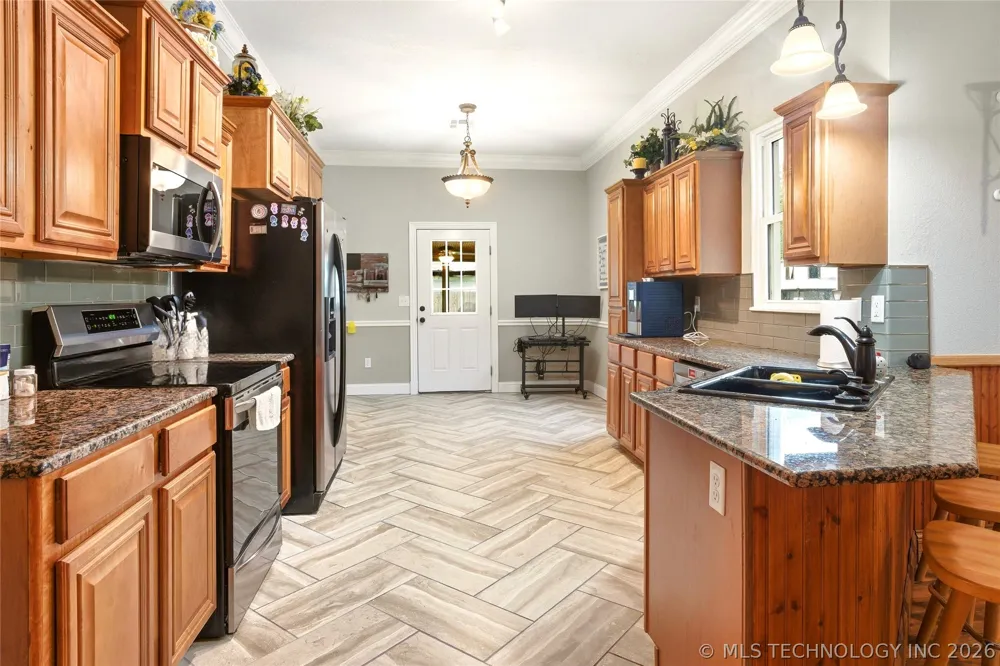 1116 W Elm Westville, OK 74965