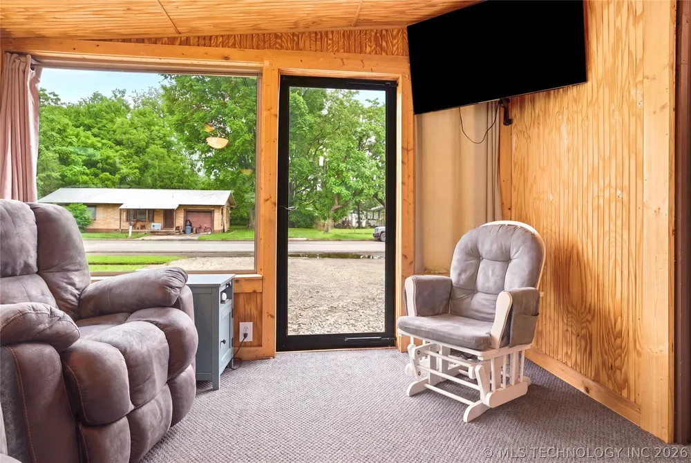 1116 W Elm Westville, OK 74965