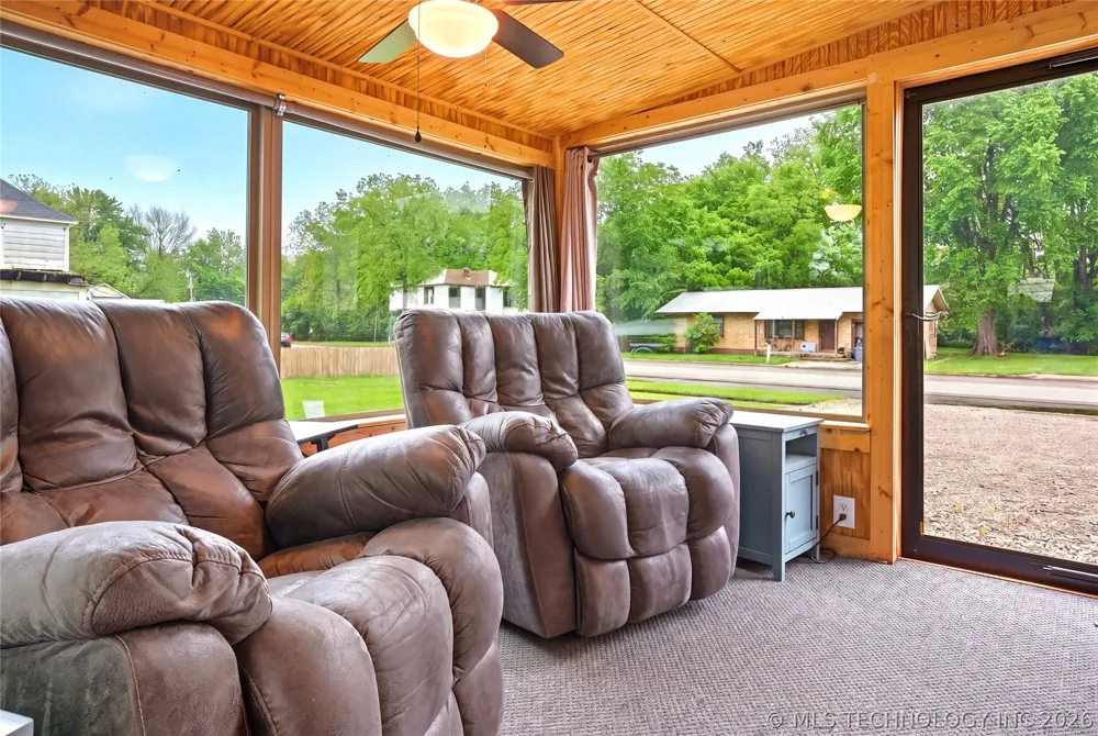 1116 W Elm Westville, OK 74965