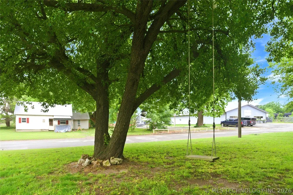 1116 W Elm Westville, OK 74965