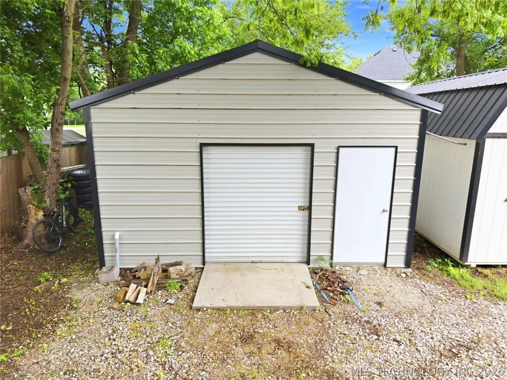 1116 W Elm Westville, OK 74965