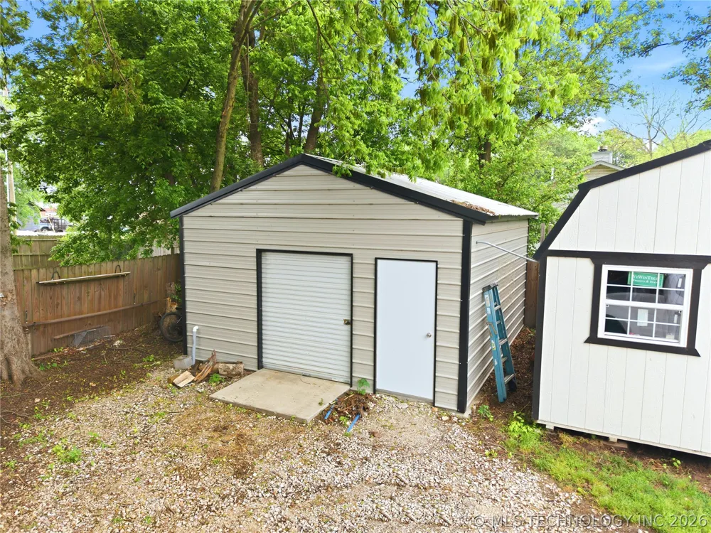 1116 W Elm Westville, OK 74965