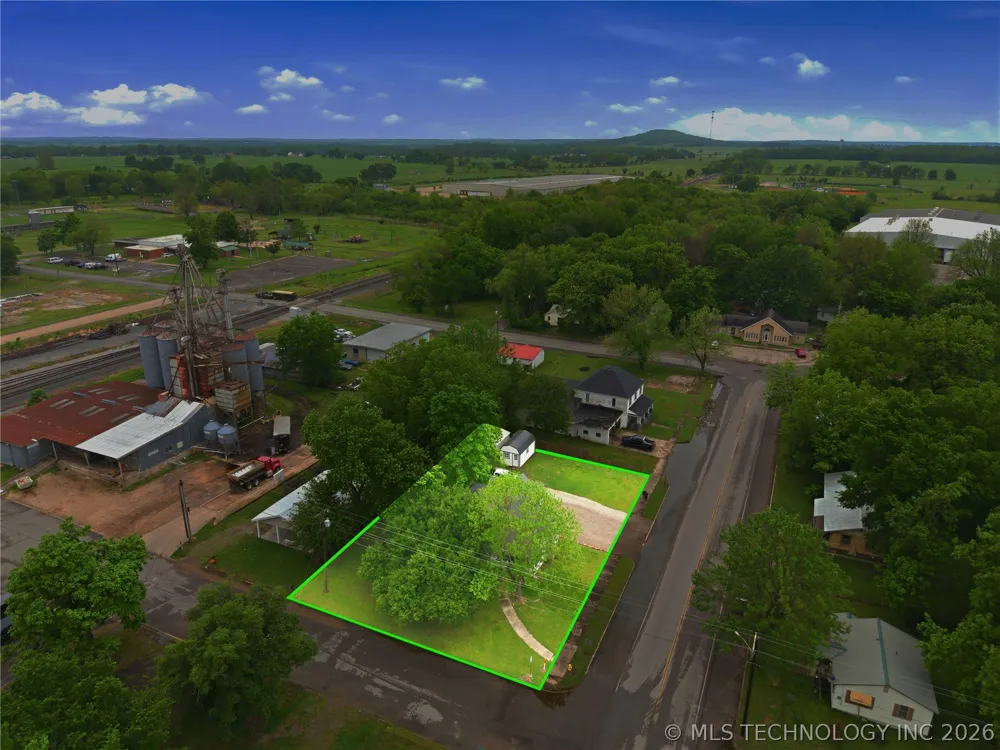 1116 W Elm Westville, OK 74965