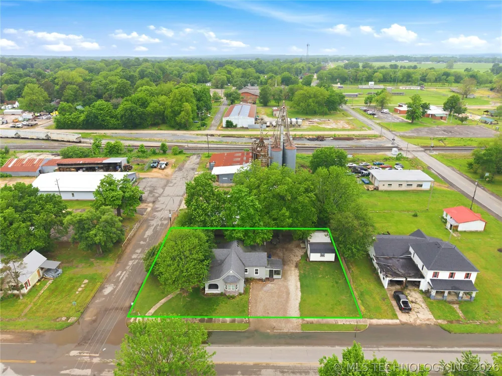 1116 W Elm Westville, OK 74965