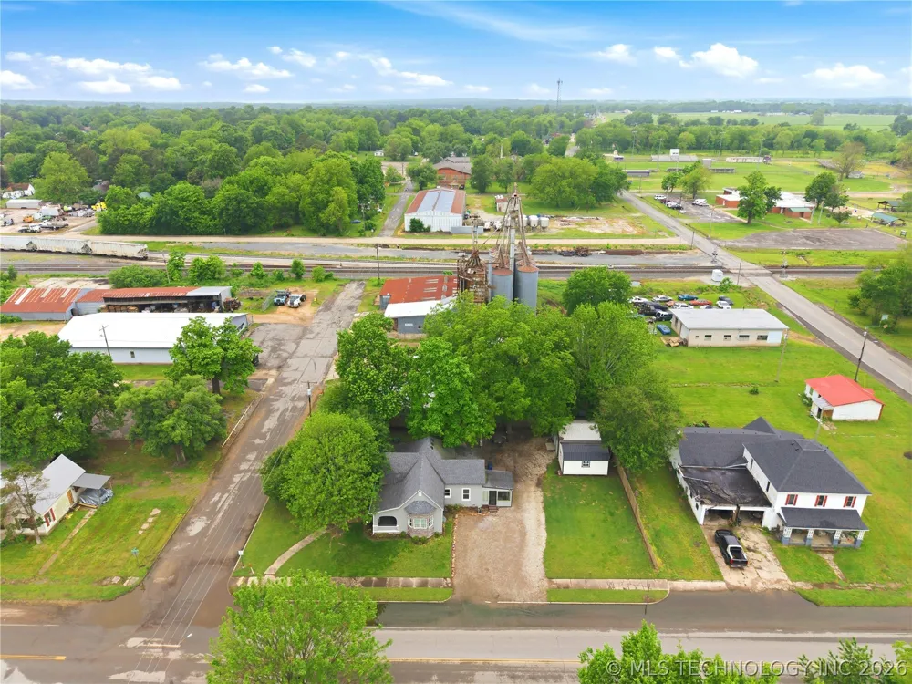1116 W Elm Westville, OK 74965