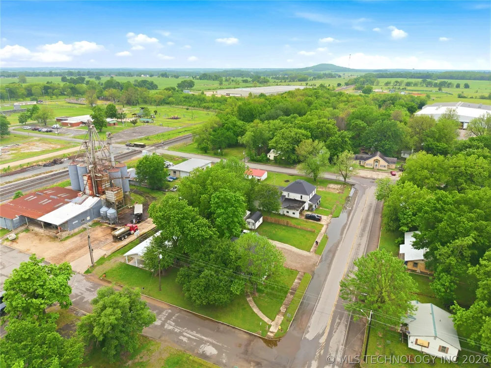 1116 W Elm Westville, OK 74965