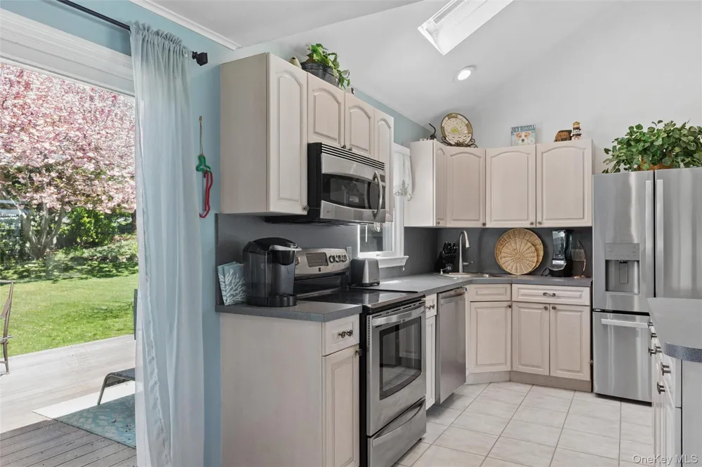 1600 Captain Kidd Drive Mattituck, NY 11952