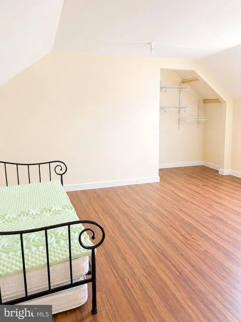 852 WALNUT CREST DRIVE Lebanon, PA 17046