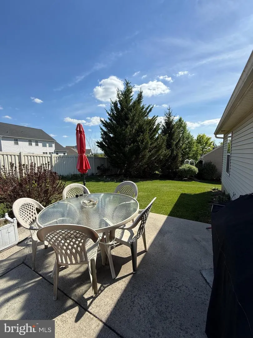 852 WALNUT CREST DRIVE Lebanon, PA 17046
