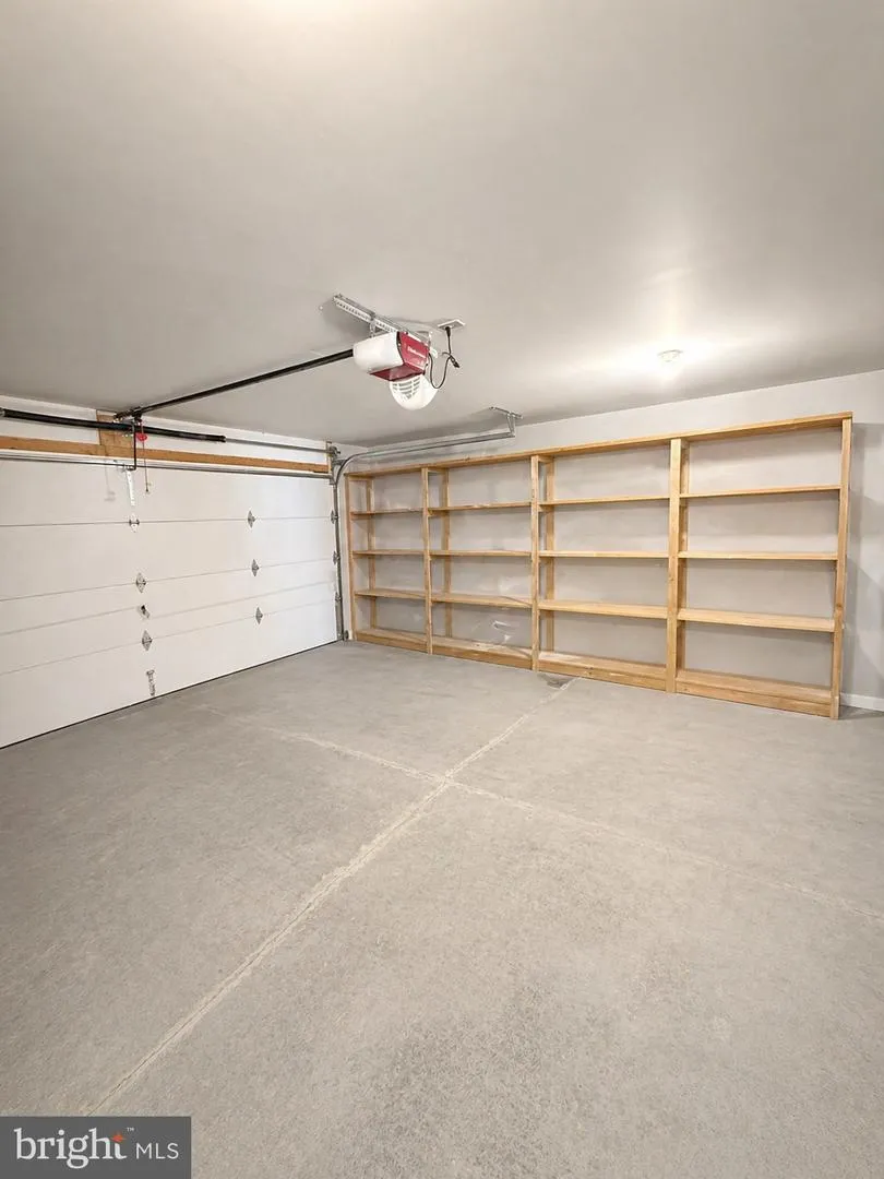 852 WALNUT CREST DRIVE Lebanon, PA 17046