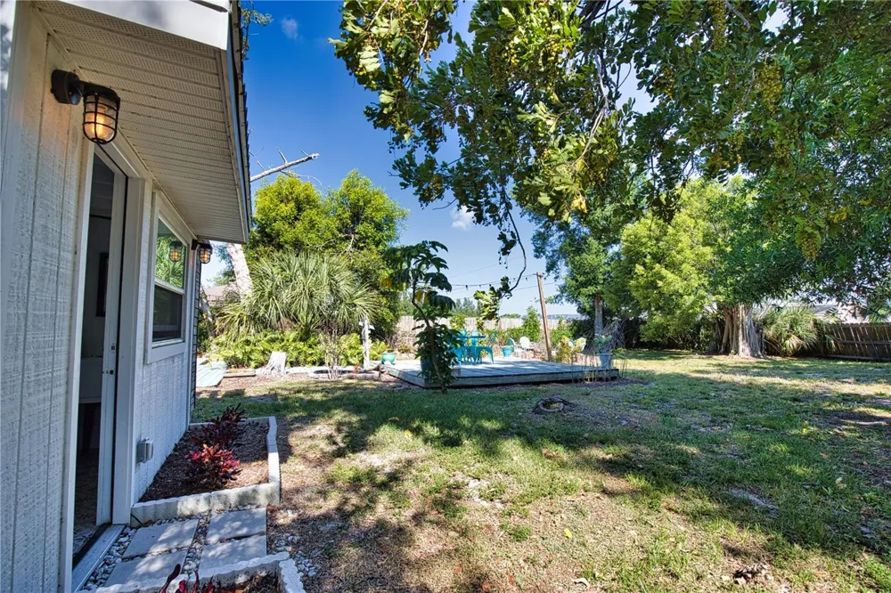 650 EDWARDS STREET Englewood, FL 34223