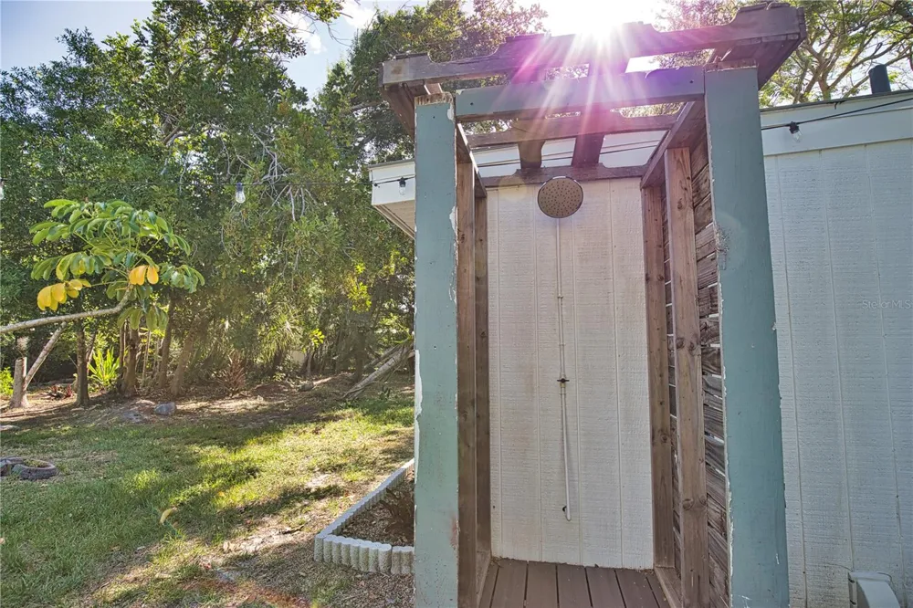 650 EDWARDS STREET Englewood, FL 34223