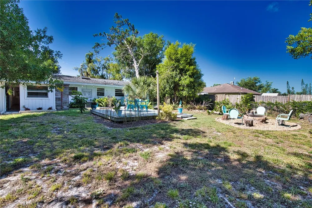 650 EDWARDS STREET Englewood, FL 34223