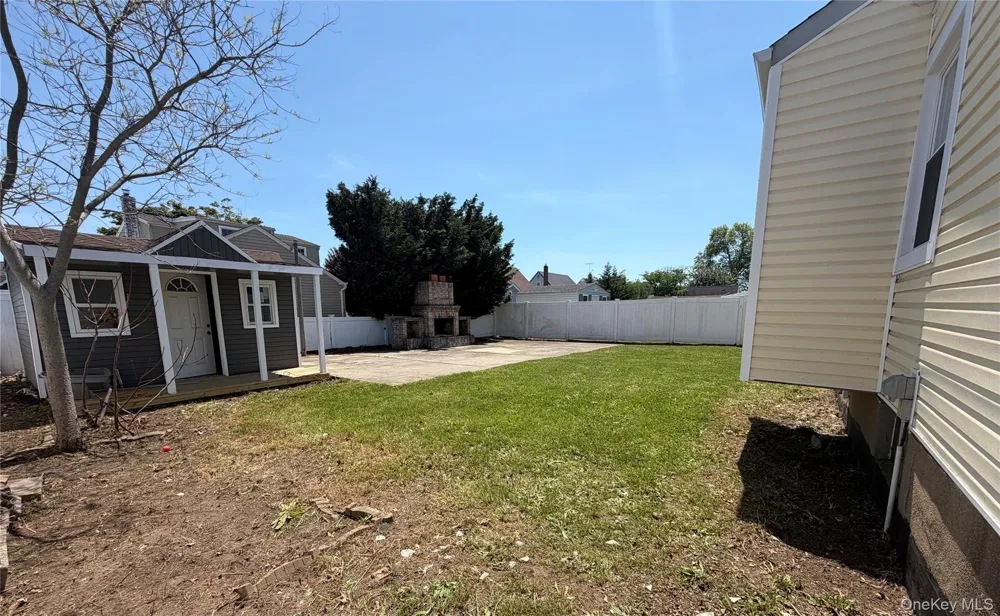 2303 Pine Street Seaford, NY 11783