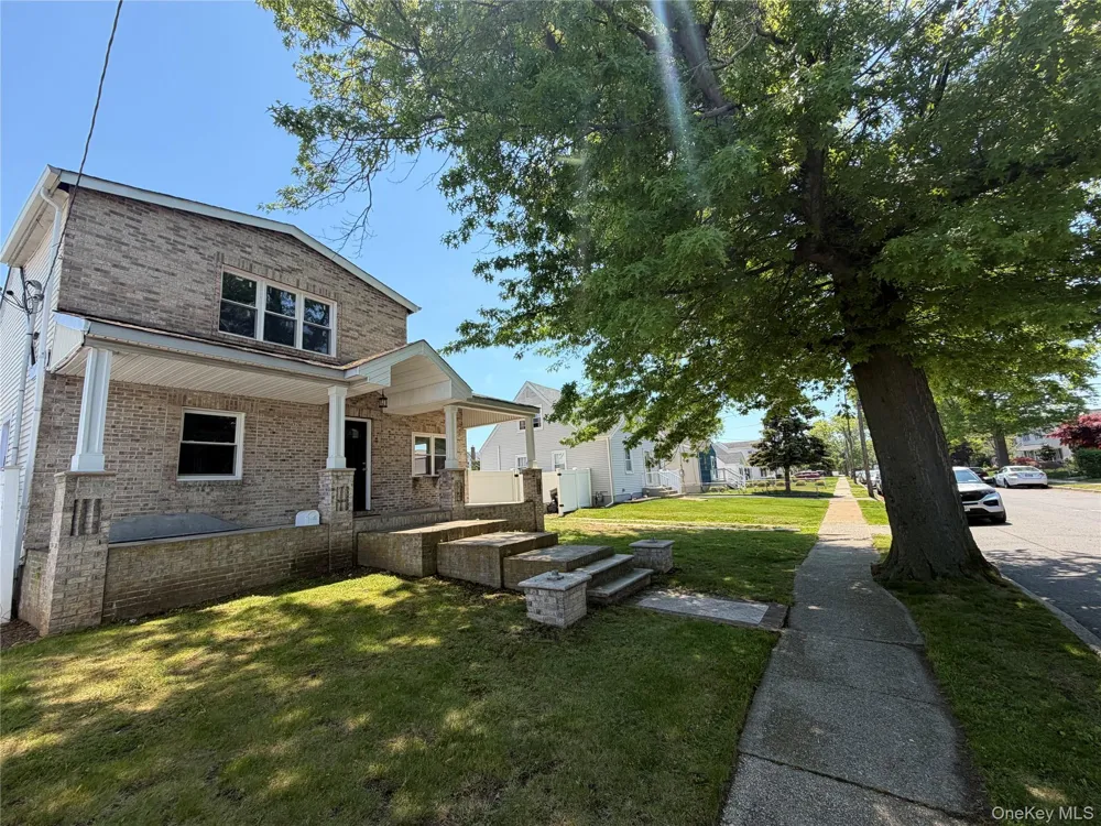 2303 Pine Street Seaford, NY 11783
