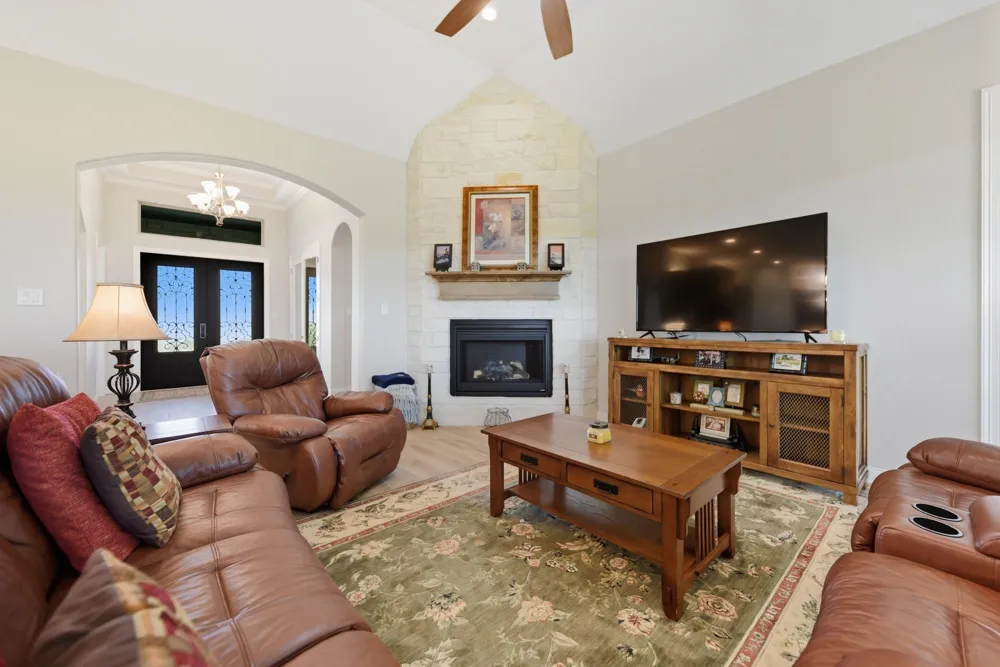 10418 Zaruba Sealy, TX 77474