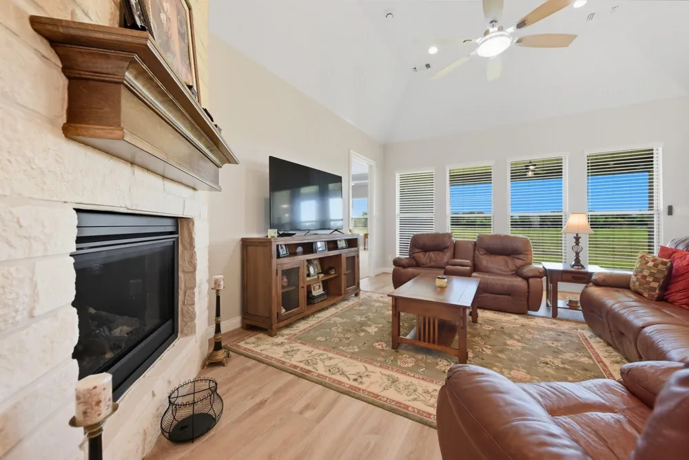 10418 Zaruba Sealy, TX 77474