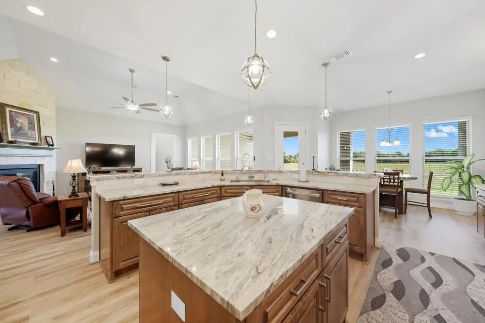 10418 Zaruba Sealy, TX 77474