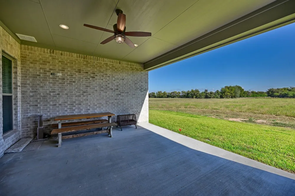 10418 Zaruba Sealy, TX 77474