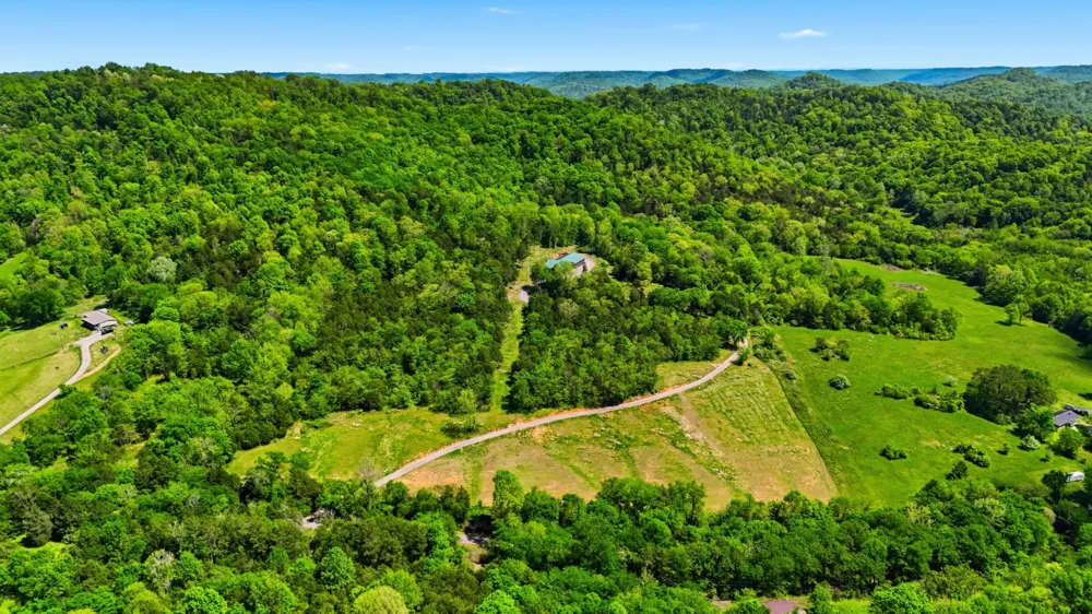 2699 Brooks Bend Ln Gainesboro, TN 38562