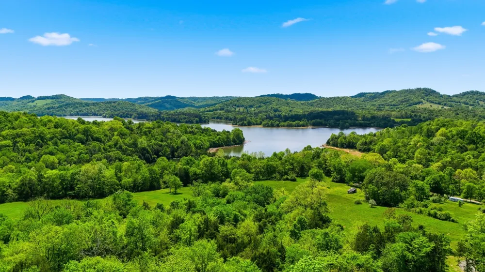 2699 Brooks Bend Ln Gainesboro, TN 38562