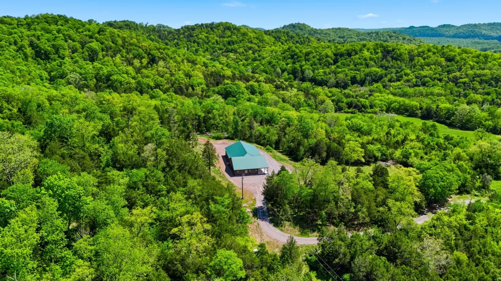 2699 Brooks Bend Ln Gainesboro, TN 38562