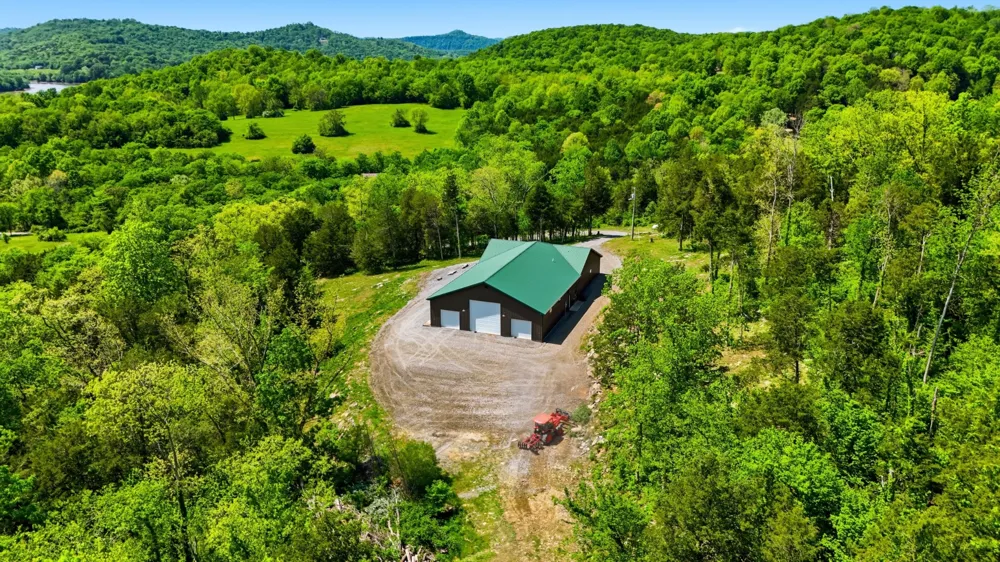 2699 Brooks Bend Ln Gainesboro, TN 38562