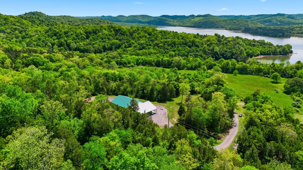 2699 Brooks Bend Ln Gainesboro, TN 38562