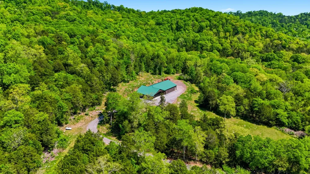 2699 Brooks Bend Ln Gainesboro, TN 38562