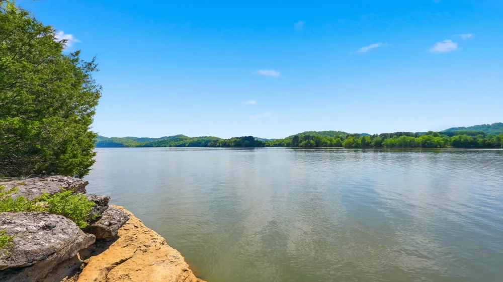 2699 Brooks Bend Ln Gainesboro, TN 38562