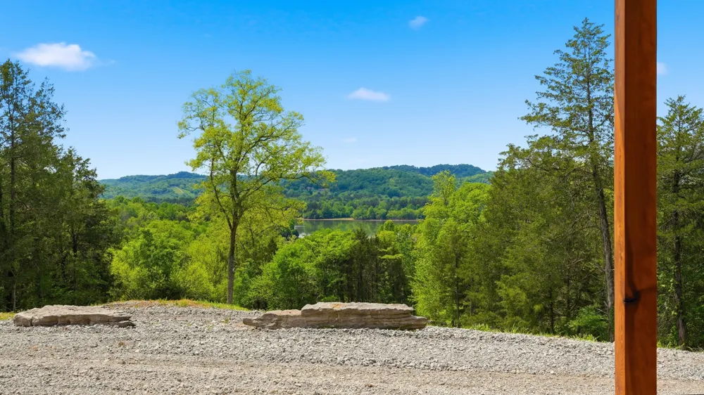 2699 Brooks Bend Ln Gainesboro, TN 38562