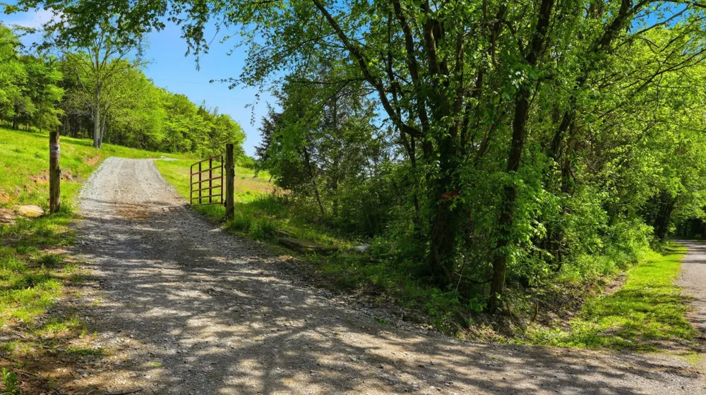 2699 Brooks Bend Ln Gainesboro, TN 38562