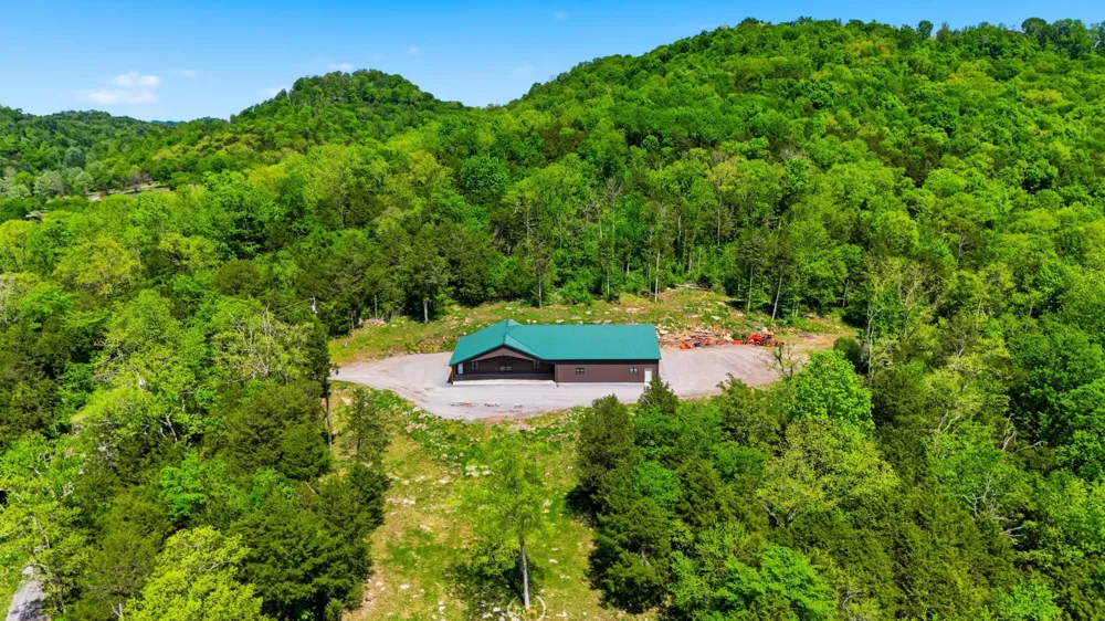 2699 Brooks Bend Ln Gainesboro, TN 38562