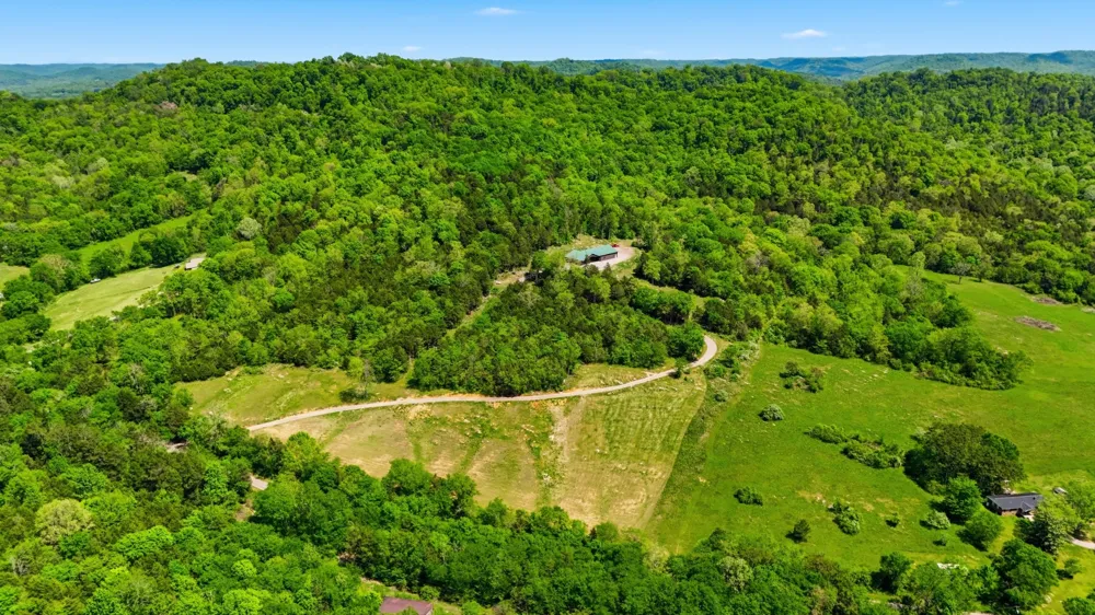2699 Brooks Bend Ln Gainesboro, TN 38562