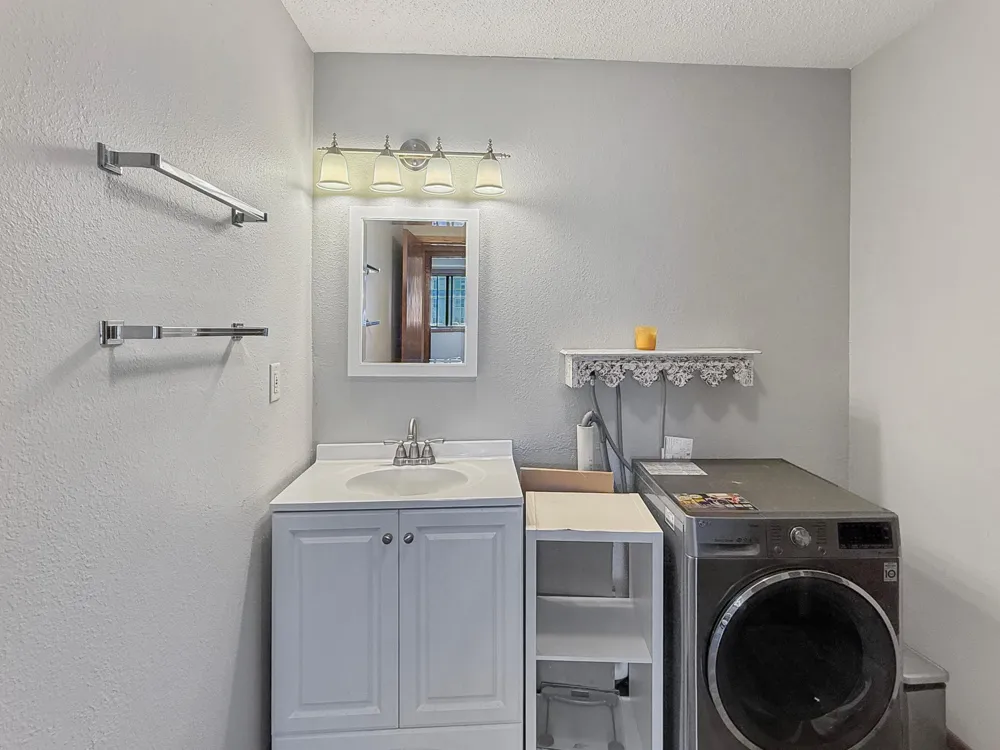 1225 7th Street S #4 Moorhead, MN 56560