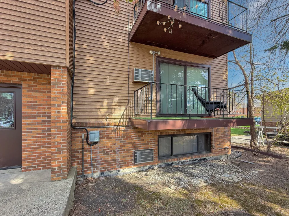 1225 7th Street S #4 Moorhead, MN 56560