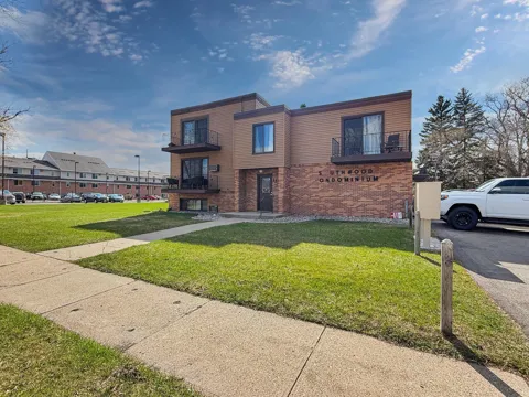 1225 7th Street S #4