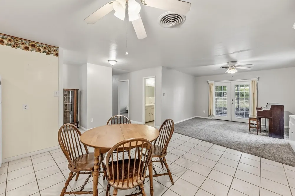 1207 21st Street Huntsville, TX 77340